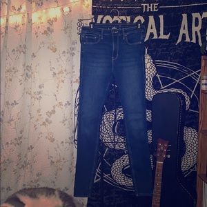 🌿 hollister • skinny jeans 🌿